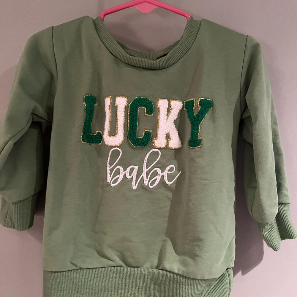 “Lucky babe” fuzzy letter screw neck sweatshirt size 12-18 month